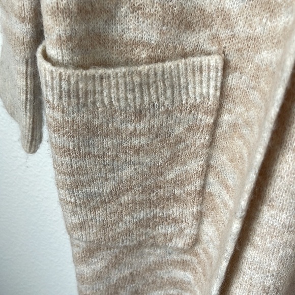 Abercrombie tan zebra stripe pocket cardigan - Picture 3 of 4